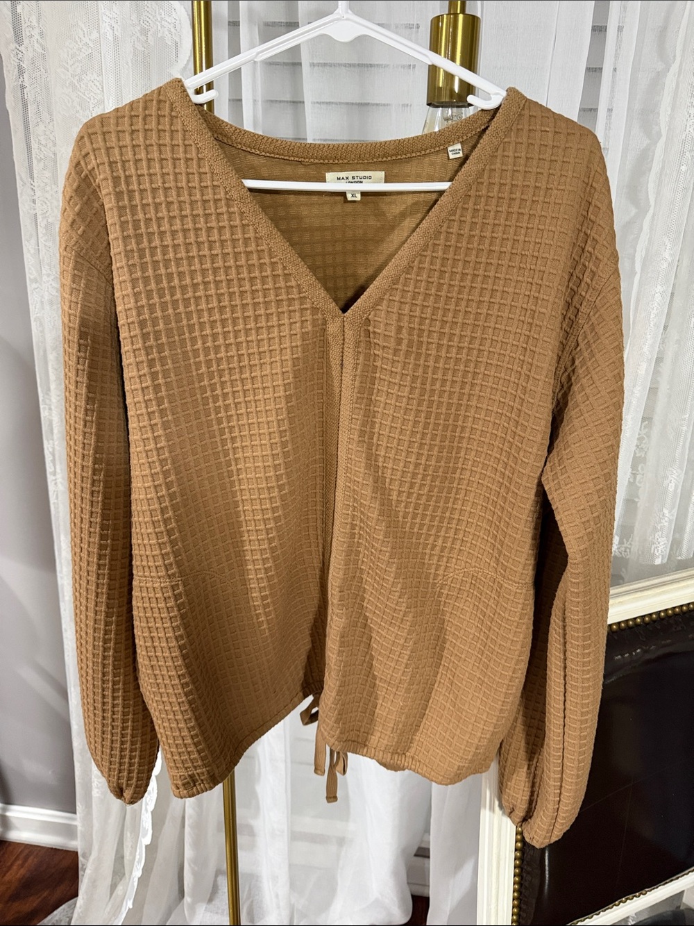 Max Studio Camel Waffle V-Neck Pullover Sweater